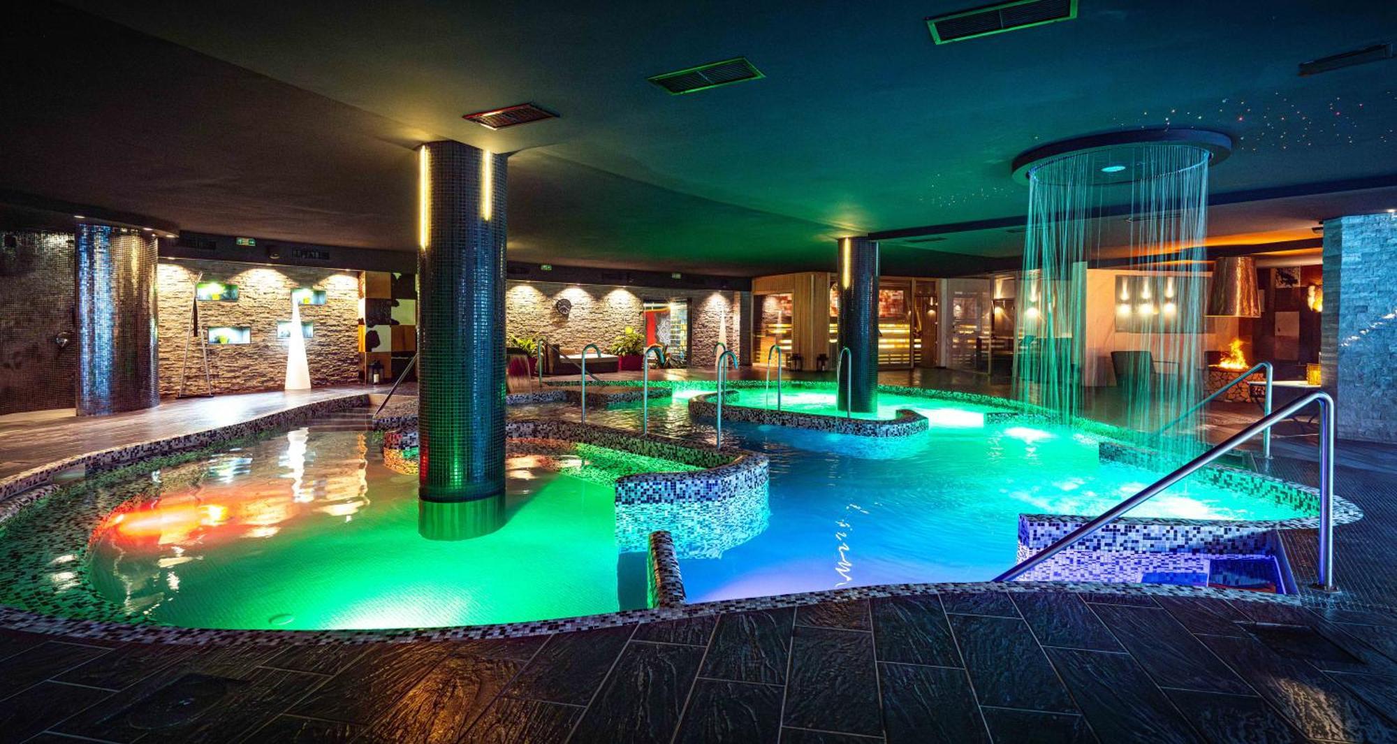 Grand Hotel Sveti Vlas Exteriör bild