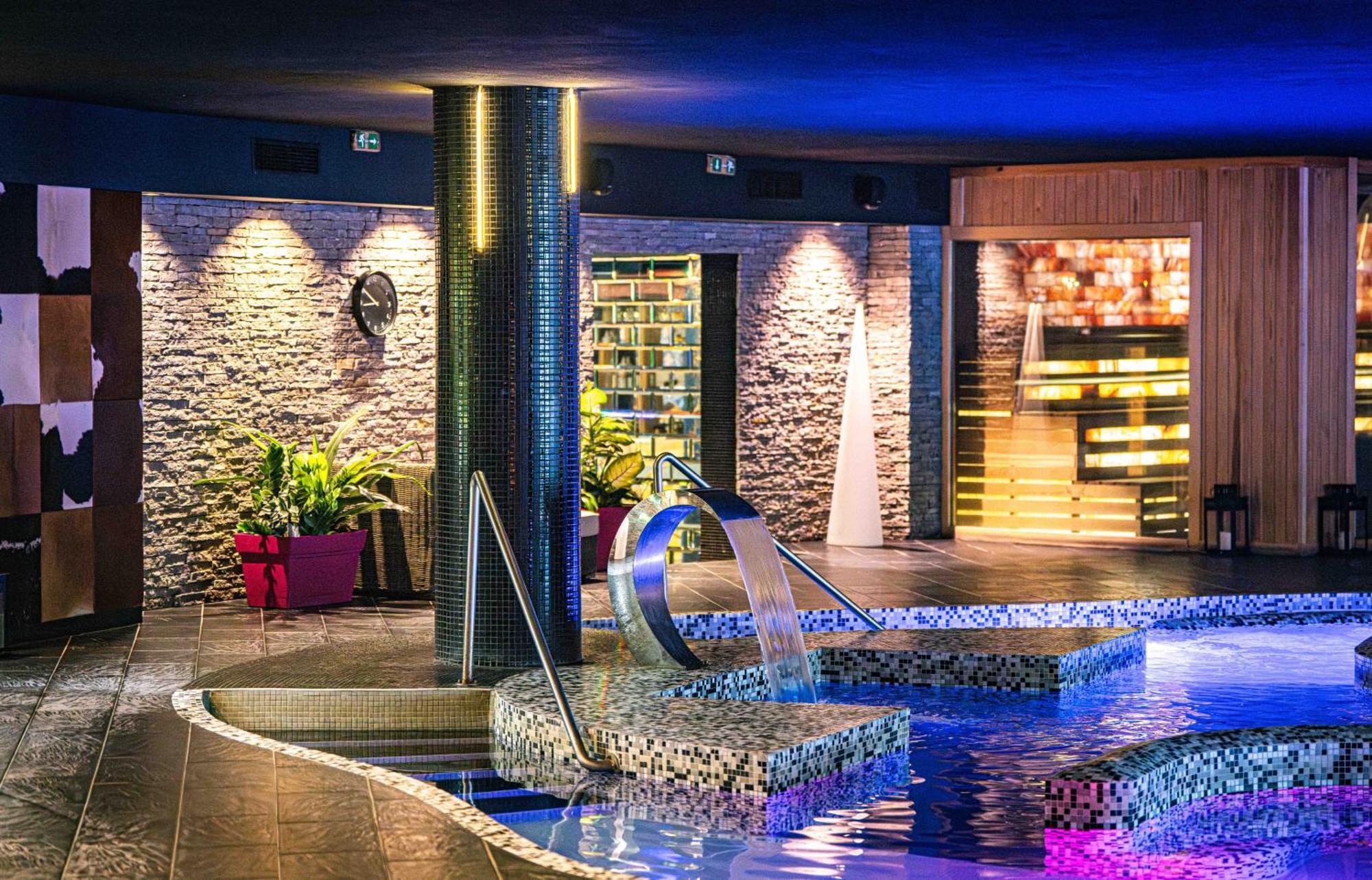 Grand Hotel Sveti Vlas Exteriör bild